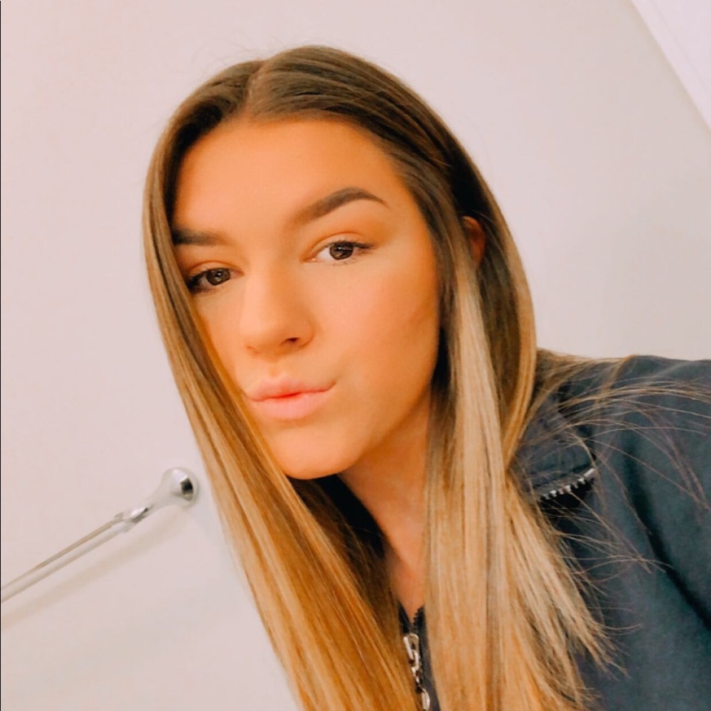 Meet your Posher, Riley